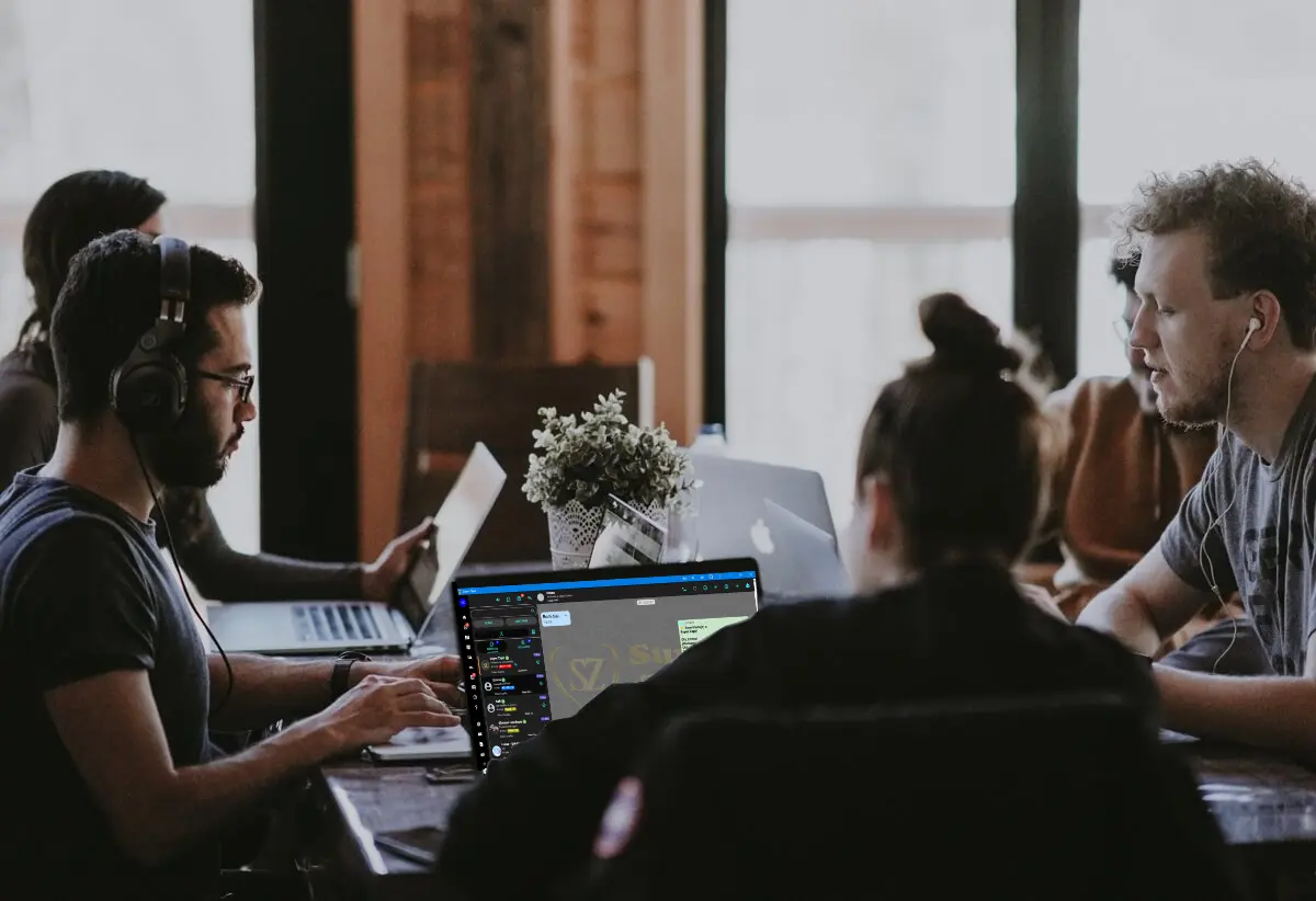 pessoas-que-trabalhando-com-crm-superzapp